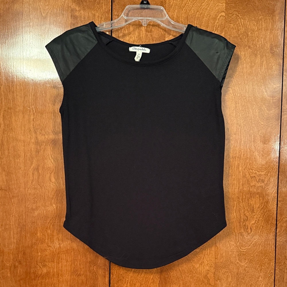 Aeropostale Black Cap Sleeve Blouse